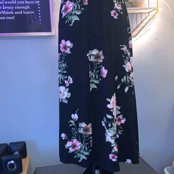 🌸🌺 NWT - CAUTION TO THE WIND | Adorable Romper Dress with Shorts Sz S - Picture 7 of 7